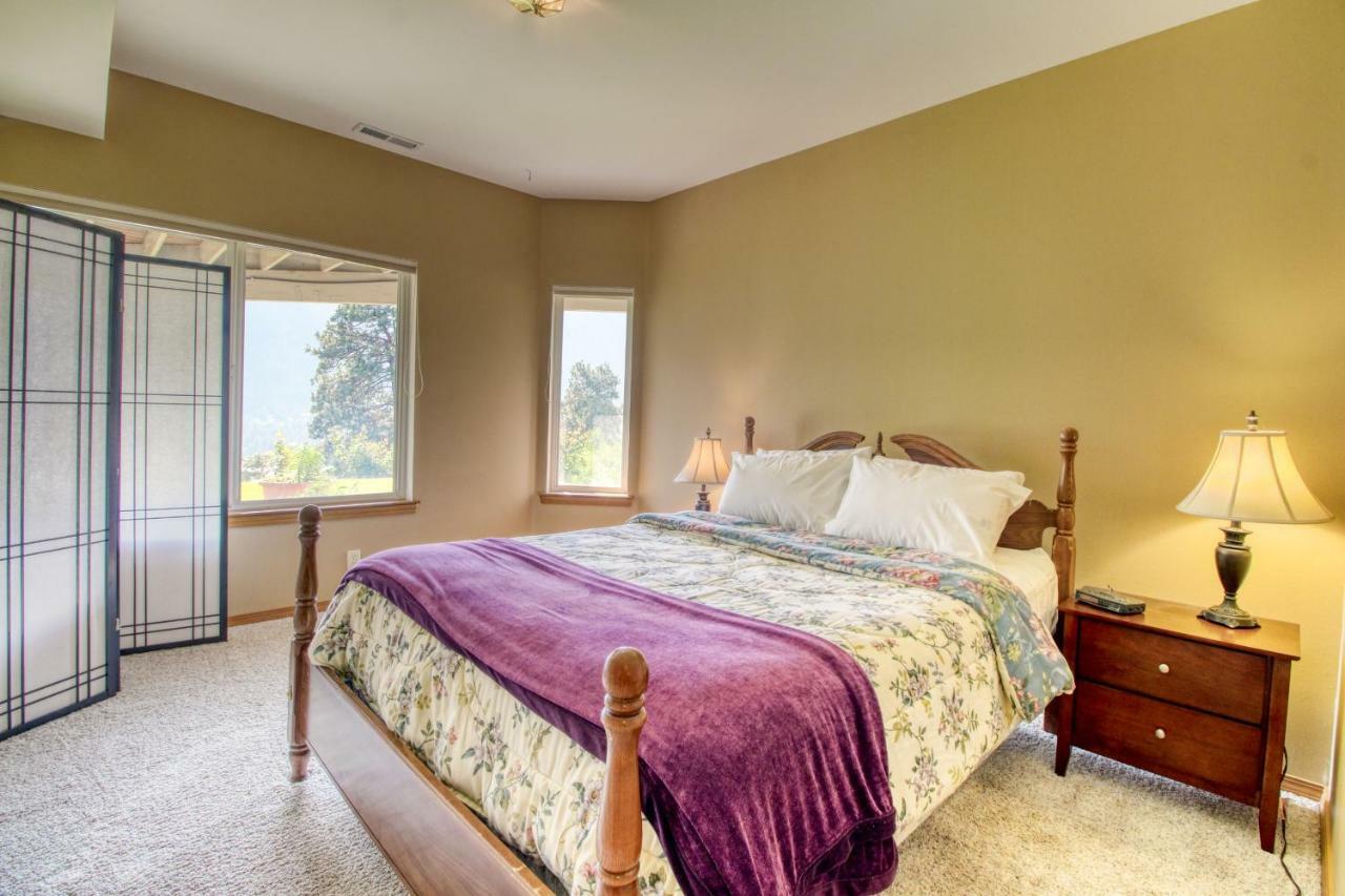The Hawks Nest Villa Manson Bagian luar foto